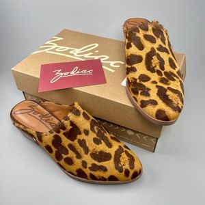 NWT Zodiac Leather Mules